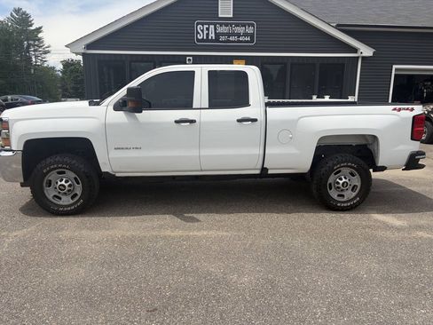 Used 2019 Chevrolet Silverado 2500 W/T AWD/4WD image 2