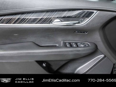 Used 2020 Cadillac XT6 Premium Luxury FWD image 6