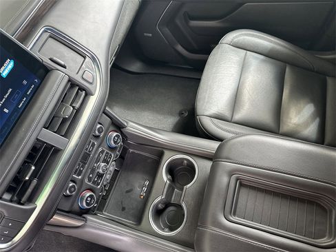 Used 2023 Chevrolet Suburban LT image 25