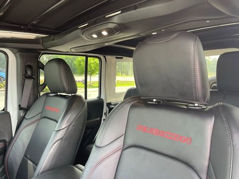 Used 2024 Jeep Wrangler Unlimited Rubicon AWD/4WD image 22