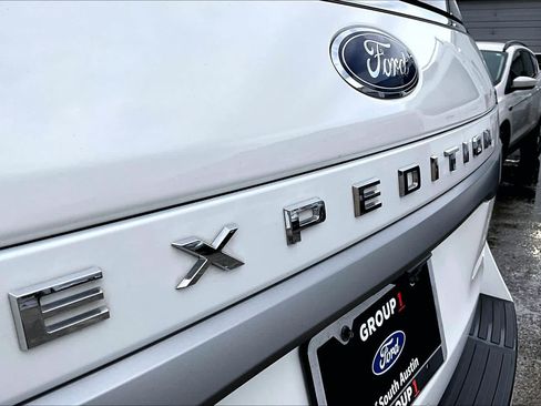 Used 2024 Ford Expedition XLT RWD image 10