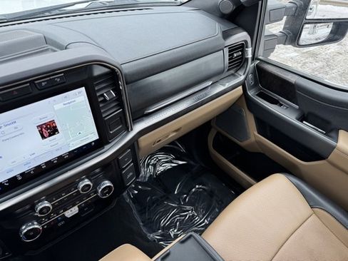 Certified 2023 Ford F350 Lariat w/ Chrome Package image 21