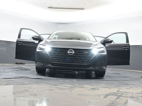 New 2025 Nissan Sentra SR w/ Midnight Edition image 30