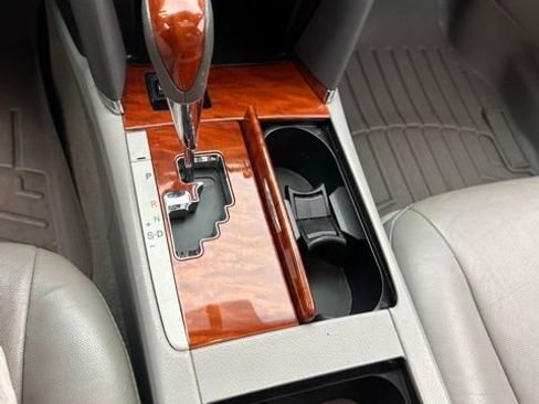 Used 2011 Toyota Camry XLE image 28