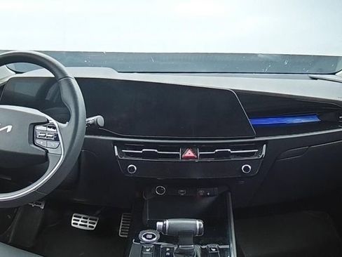 Used 2023 Kia Niro EX Touring FWD image 19