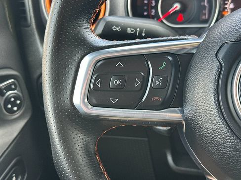 Used 2022 Jeep Gladiator Mojave AWD/4WD image 32