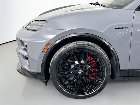 Certified 2025 Porsche Macan Turbo Electric image 11