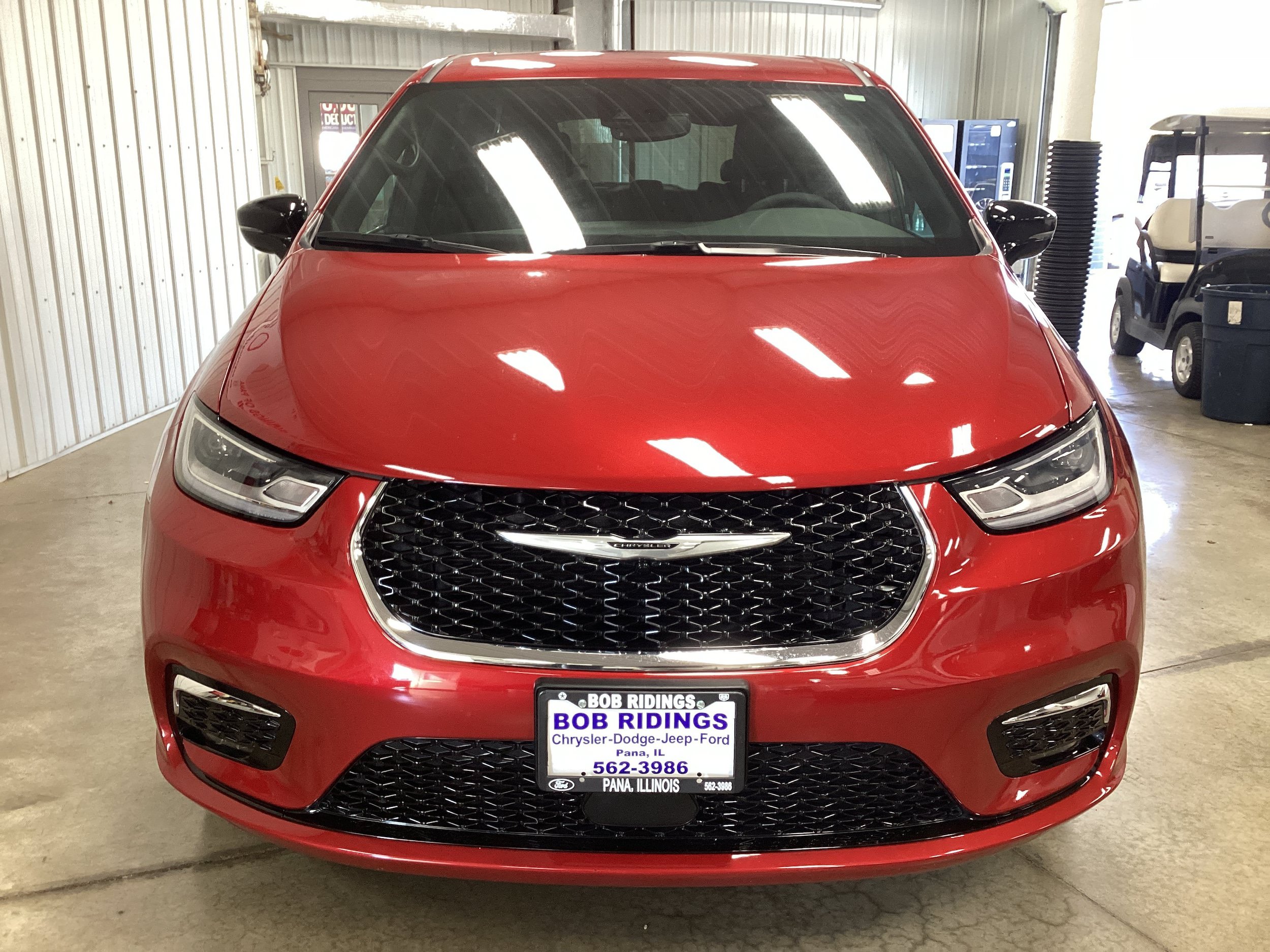 Used 2025 Chrysler Pacifica Select AWD/4WD image 9
