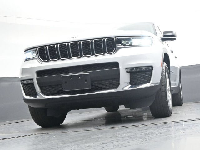 Used 2023 Jeep Grand Cherokee L Limited AWD/4WD image 41