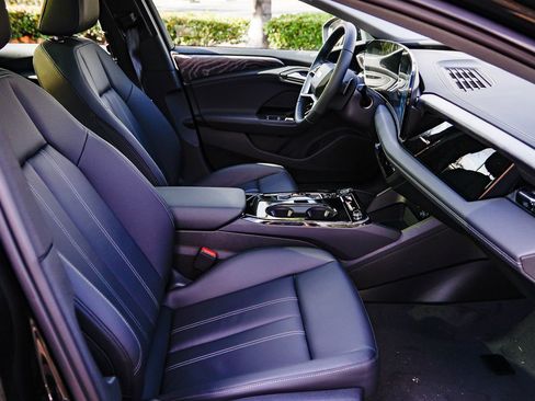 New 2025 Audi A6 e-tron Premium image 17