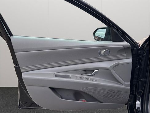 Used 2023 Hyundai Elantra SEL w/ Convenience Package image 18