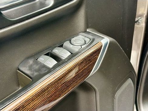 Used 2019 GMC Sierra 1500 SLE w/ SLE Value Package image 17