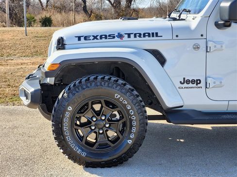 Used 2021 Jeep Gladiator Sport image 8