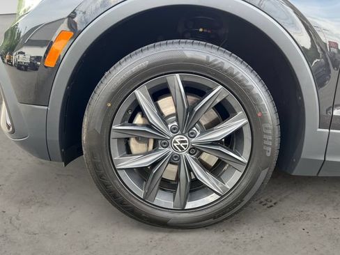 Used 2024 Volkswagen Tiguan SE AWD/4WD image 14