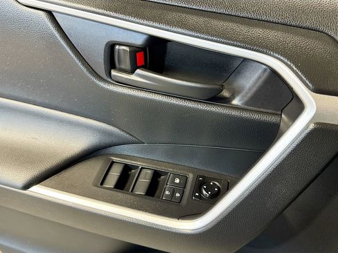 Used 2019 Toyota RAV4 LE w/ All Weather Liner Package image 17