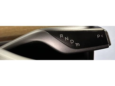 Used 2022 Tesla Model Y Long Range image 24