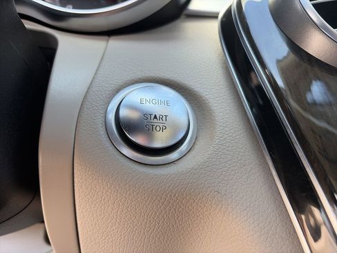 Used 2018 Mercedes-Benz C 300 Sedan image 29