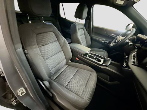 Used 2025 Chevrolet Equinox LT image 32