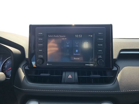 Used 2022 Toyota RAV4 LE FWD image 18