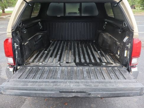 Used 2019 Toyota Tacoma TRD Off-Road AWD/4WD image 15