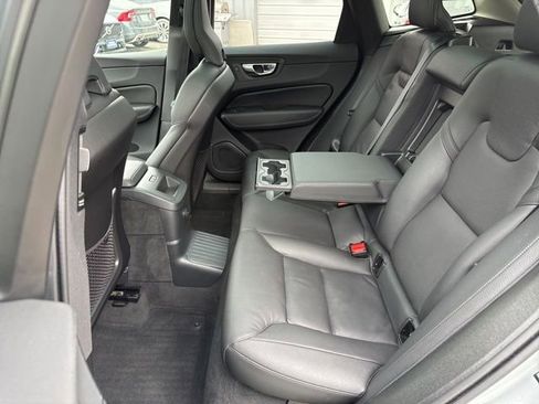 Certified 2025 Volvo XC60 T8 Plus w/ Protection Package Premier image 18
