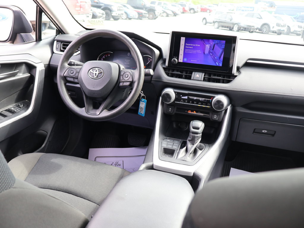 Used 2025 Toyota RAV4 LE AWD/4WD image 12