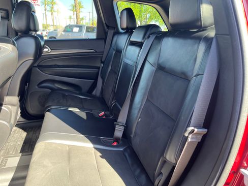 Used 2021 Jeep Grand Cherokee Laredo X image 25