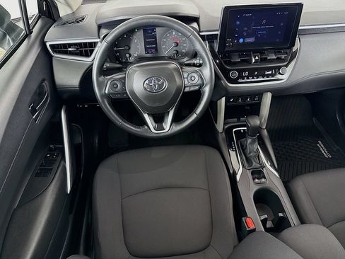 Used 2025 Toyota Corolla Cross LE AWD/4WD image 24
