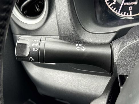 Used 2018 Nissan Versa Note SV image 16