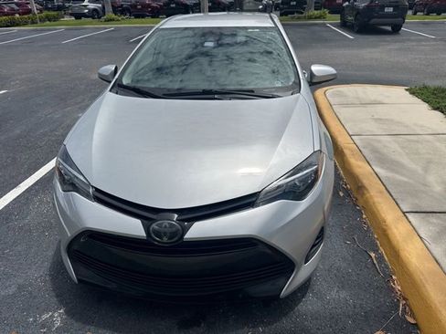 Used 2019 Toyota Corolla LE FWD image 1