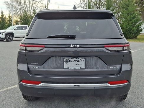 Used 2022 Jeep Grand Cherokee Limited image 5