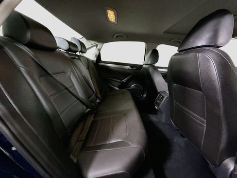 Used 2022 Volkswagen Passat 2.0T SE FWD image 27