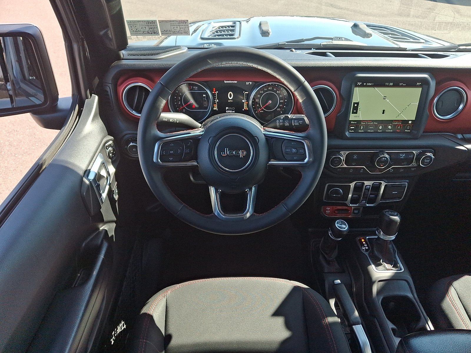 Used 2018 Jeep Wrangler Unlimited Rubicon AWD/4WD image 11