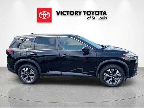 Used 2022 Nissan Rogue SV AWD/4WD image 2