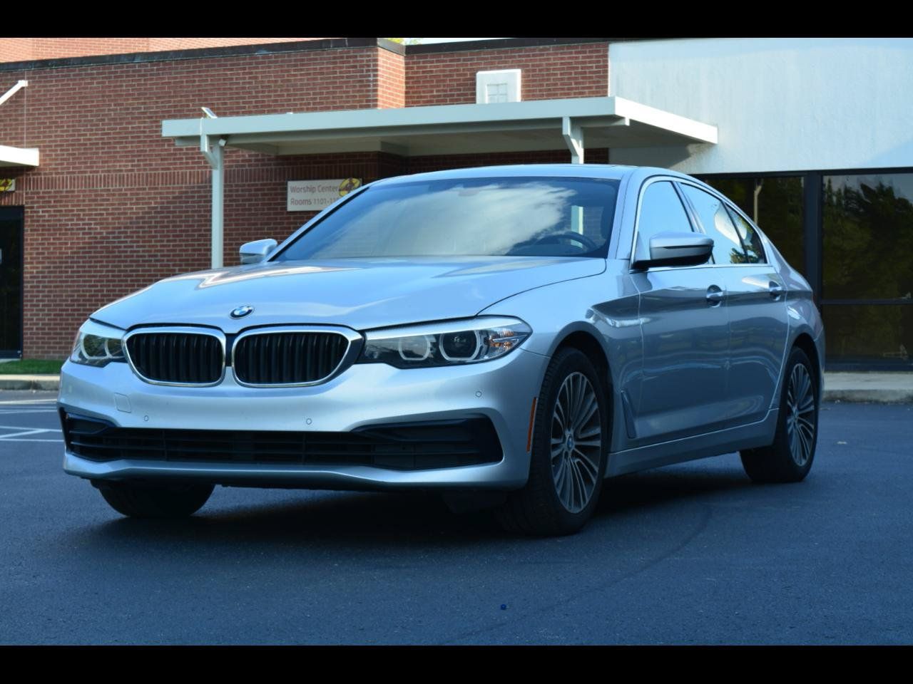 Used 2019 BMW 530i xDrive w/ Convenience Package AWD/4WD image 1