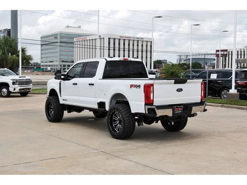 Used 2024 Ford F250 XLT w/ FX4 Off-Road Package AWD/4WD image 4