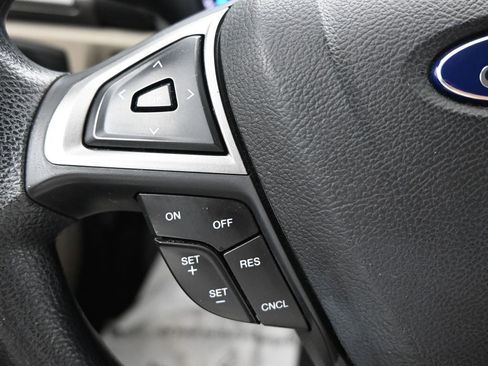 Used 2017 Ford Fusion SE image 26