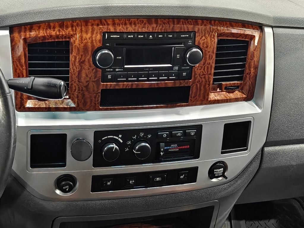 Used 2007 Dodge Ram 3500 Truck Laramie RWD image 6