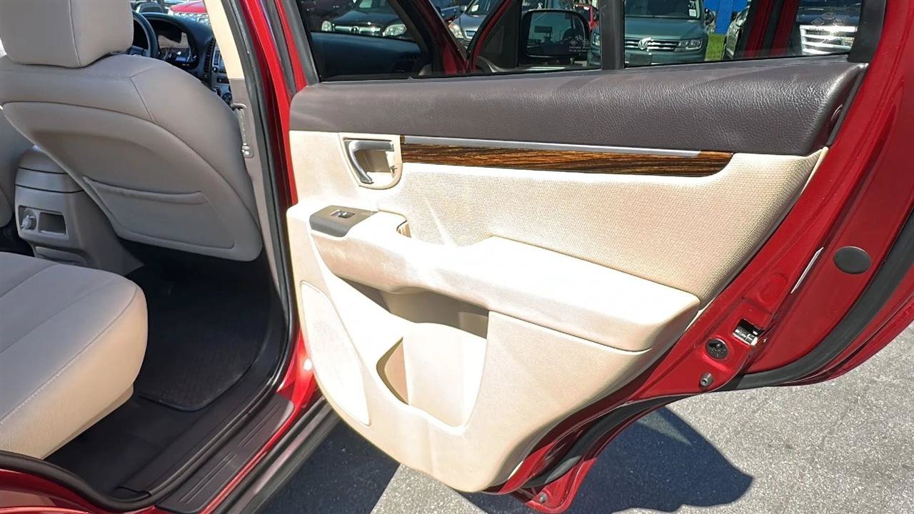 Used 2010 Hyundai Santa Fe GLS FWD image 31