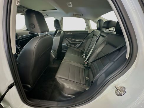 Used 2024 Volkswagen Jetta SE w/ Panoramic Sunroof Package FWD image 29