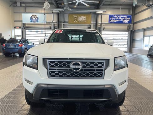 Used 2023 Nissan Frontier SV w/ SV Convenience Package image 2