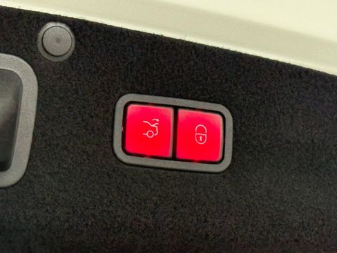 Used 2016 Mercedes-Benz S 550 4MATIC Sedan image 43