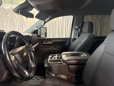 Used 2024 Chevrolet Silverado 2500 LT image 21