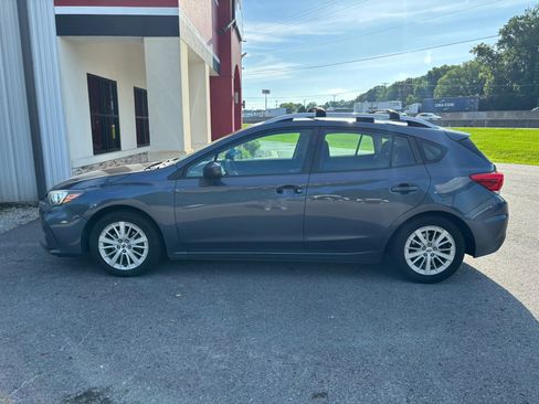 Used 2017 Subaru Impreza 2.0i Premium AWD/4WD image 2