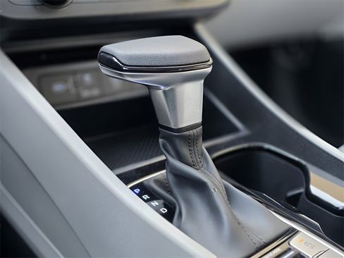 Certified 2025 Hyundai Tucson SE image 34