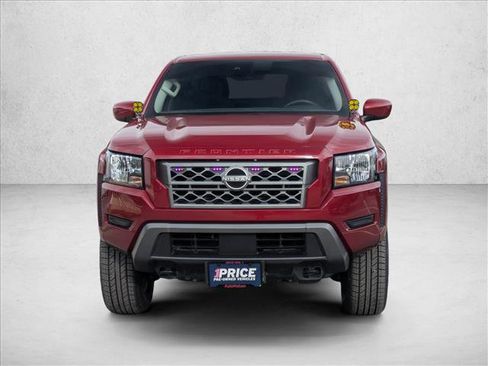 Used 2023 Nissan Frontier SV image 2