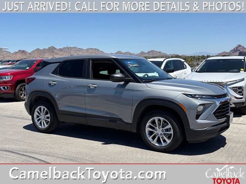 Used 2024 Chevrolet TrailBlazer LS FWD image 1