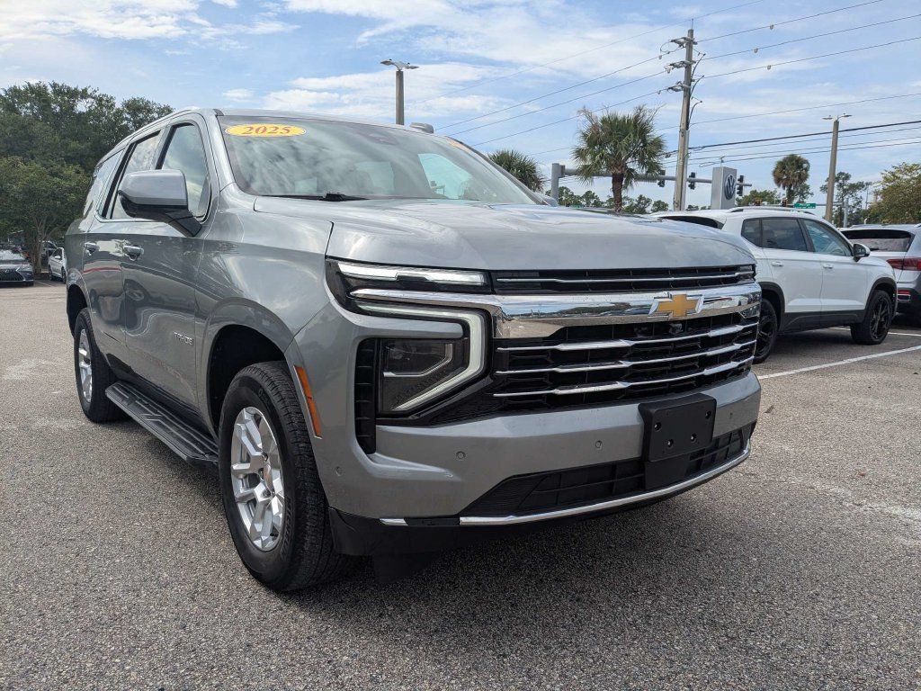 Used 2025 Chevrolet Tahoe LT AWD/4WD image 8