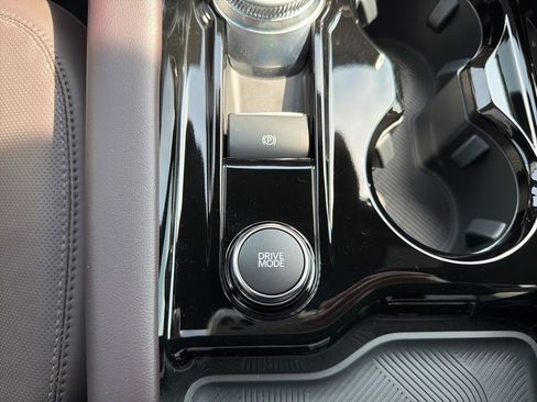 New 2026 Ford Explorer Platinum image 35