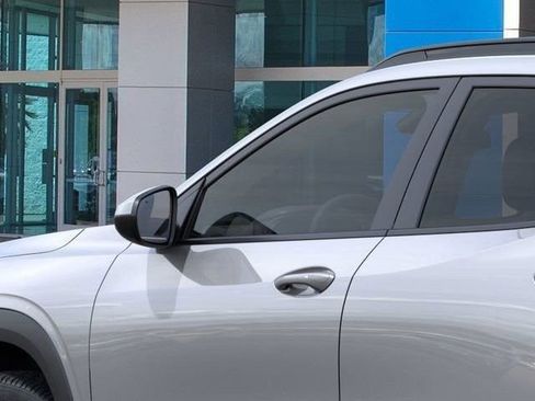 New 2026 Chevrolet Trax LT w/ Driver Confidence Package image 13